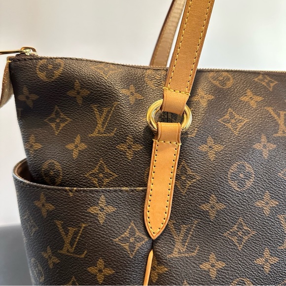 Louis Vuitton Monogram Totally MM - Picture 3 of 16